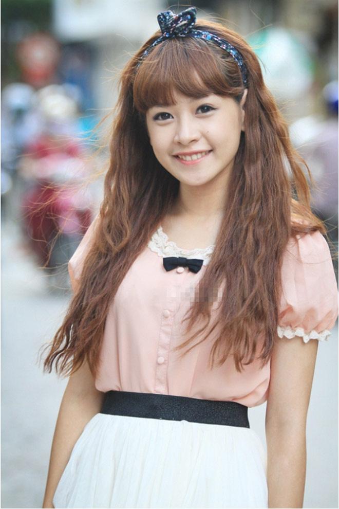 Chi Pu nhảy sexy mừng Giáng sinh, dân tình chỉ dán mắt vào body sexy trong bộ váy bó sát-2