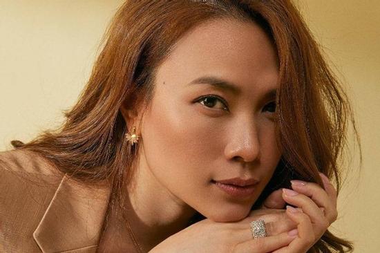 Mỹ Tâm 'nhá hàng' sản phẩm bất ngờ dịp cuối năm, người hâm mộ nháo nhào: 'Album Vol.10 chắc rồi!'