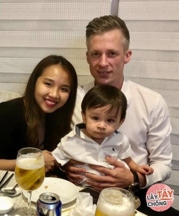 Lên mạng thả thính, cô gái Việt câu được chồng Đức, ngày cưới thông gia ôm nhau khóc-8