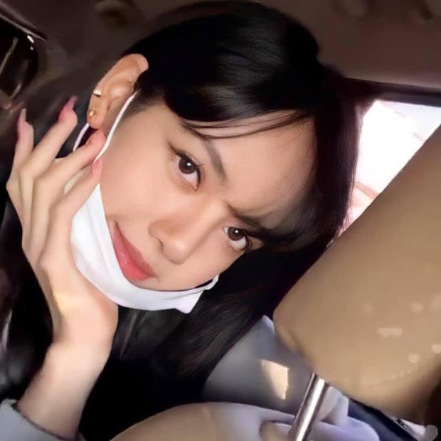 4 triệu người dậy sóng vì ảnh Lisa BLACKPINK đón Giáng sinh: Vén mái 200 tỷ soán ngôi visual của Jisoo-5