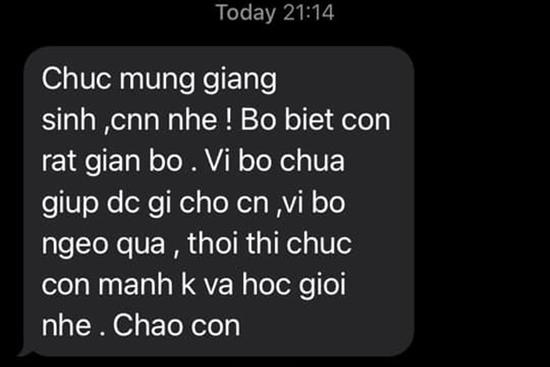 Dòng tin nhắn bố gửi con đêm Giáng sinh khiến cô gái lòng đau như thắt lại