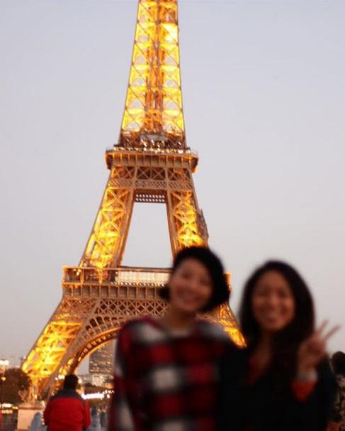 Chán tự sướng, nhờ người lạ ơi chụp ảnh check-in rồi nhận cái kết u ám như cô hồn-8