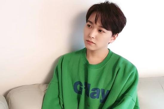 Sungmin vẫn gắn với danh xưng Super Junior khiến fandom điên tiết