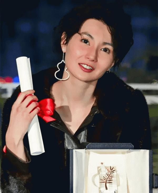 Trương Mạn Ngọc: Phía sau cuộc sống nghèo khổ, cô độc là sự thật ít người nghĩ đến-6