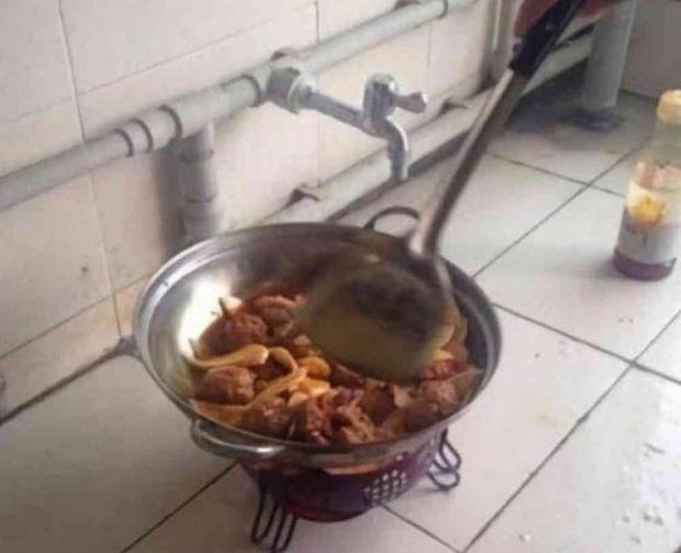 Xin quỳ với những cách nấu ăn chỉ có ở ký túc xá sinh viên-5