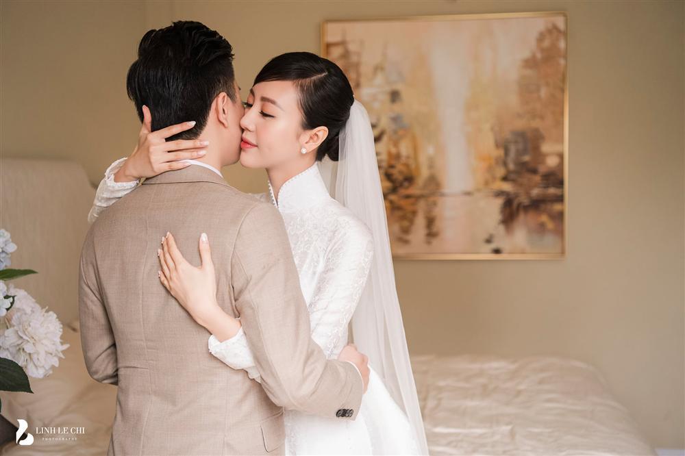 Rò rỉ loạt ảnh Vũ Ngọc Châm làm đám hỏi, quyết giấu mặt ông xã đến cùng-3