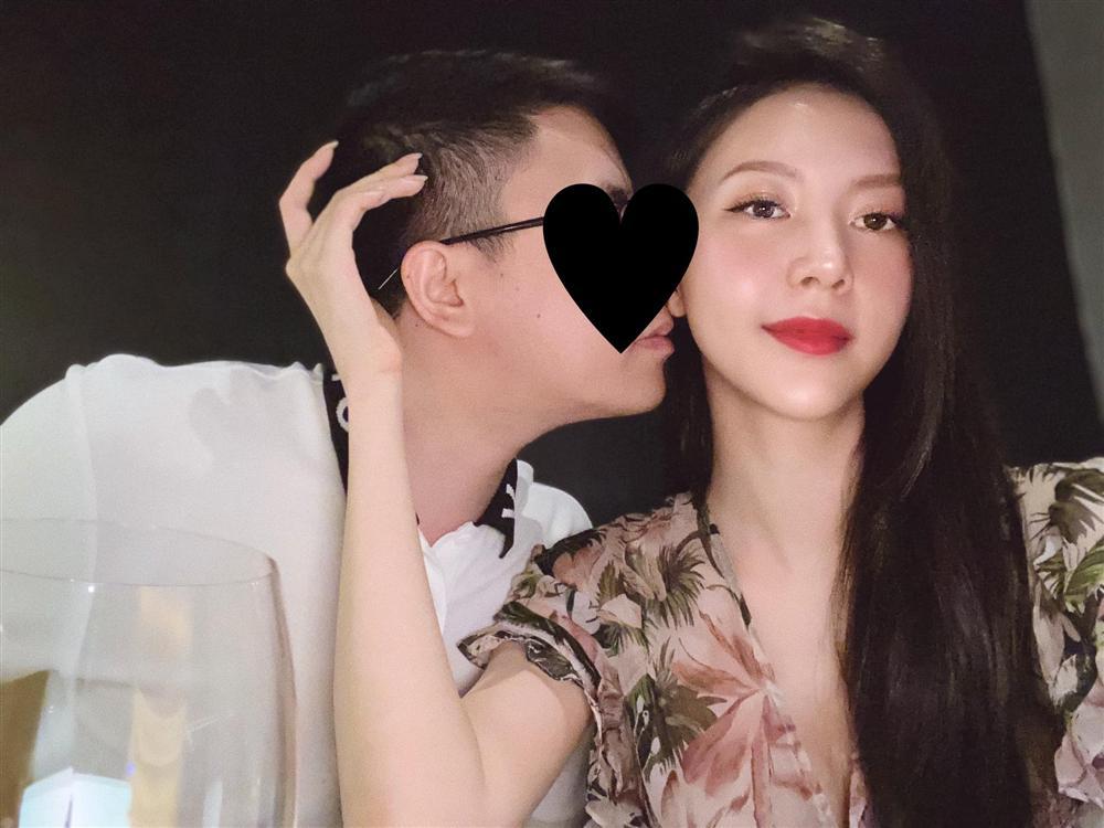 Rò rỉ loạt ảnh Vũ Ngọc Châm làm đám hỏi, quyết giấu mặt ông xã đến cùng-5