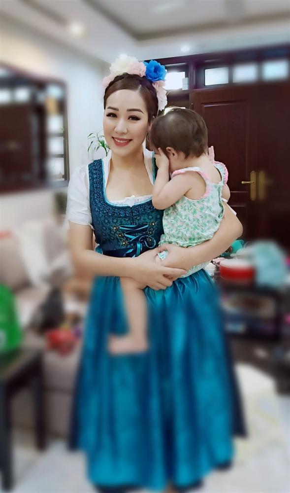 Hoa hậu gia thế Ngô Phương Lan quyết giấu mặt con-3