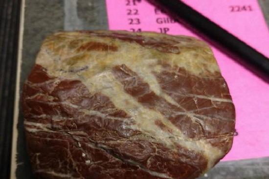 Giật mình với những thứ tưởng đồ ăn, đến khi đưa lên miệng lại 'mông lung như trò đùa'