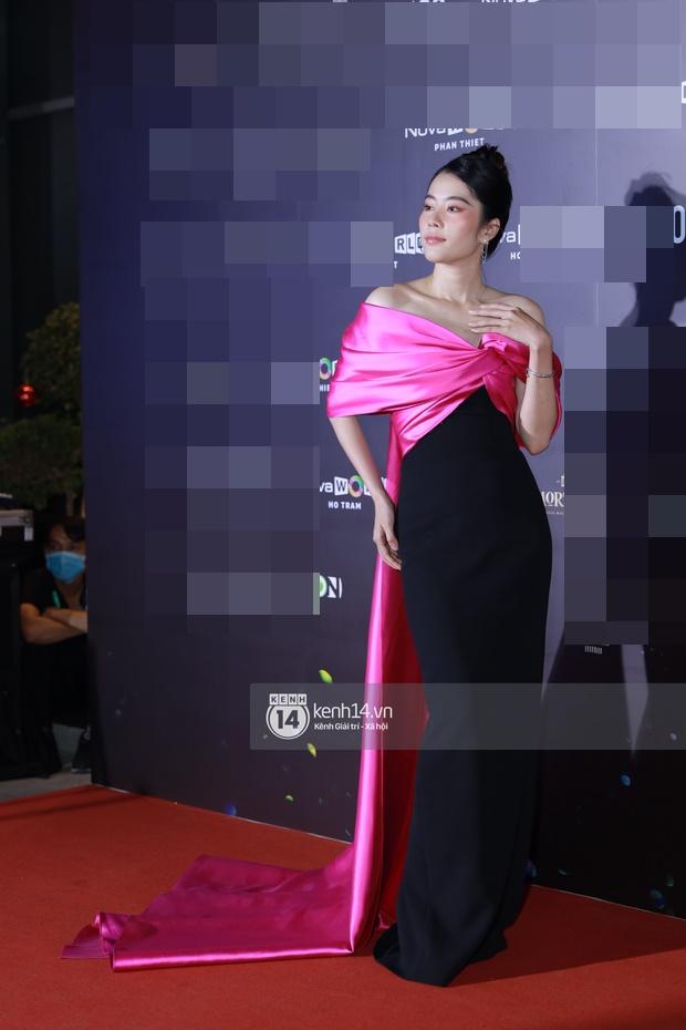 Những pha đụng hàng thất bại của Nam Em: Lúc như phường chèo, khi lại kém sang-2