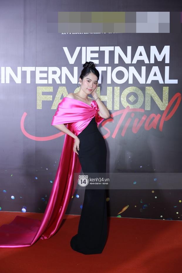 Những pha đụng hàng thất bại của Nam Em: Lúc như phường chèo, khi lại kém sang-3