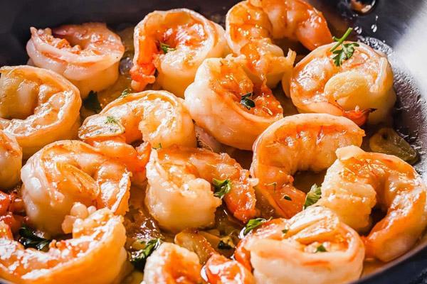 Cách chế biến tôm chiên nước cốt dừa béo ngậy-2