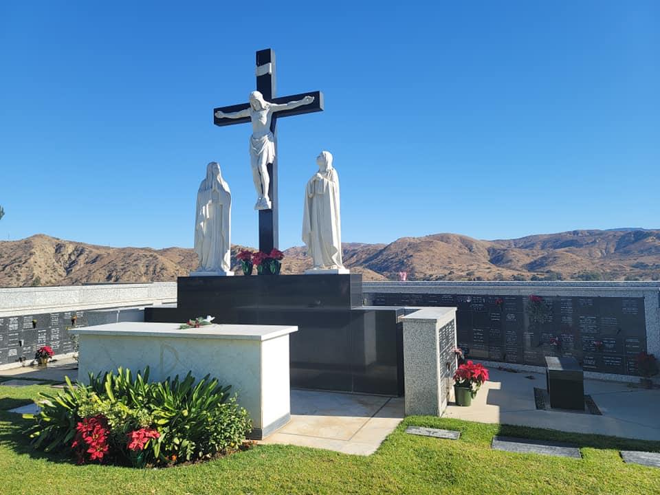 Chồng Thu Phương viếng mộ cố nghệ sĩ Chí Tài, hé lộ thông tin bất ngờ-4