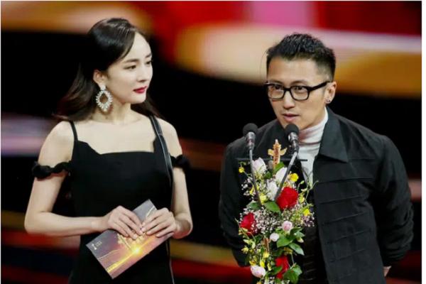 Con gái Vương Phi - Lý Á Bằng chăm khoe dáng-11