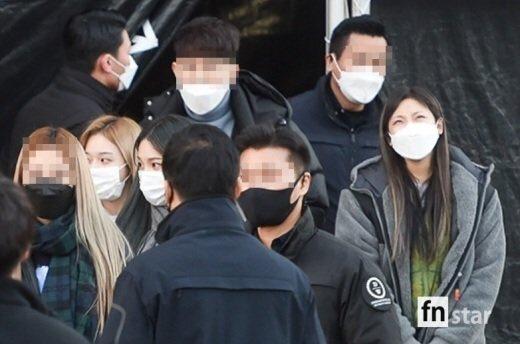 Thành viên Aespa bị xóa mờ mặt: Không phải visual nên bị bỏ quên?-2