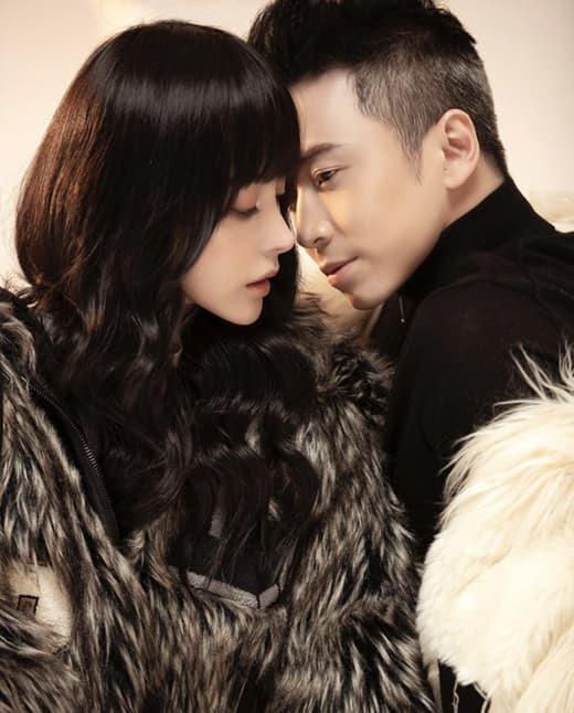 Karik bị bắt gặp đến tận nhà đón Bella đi chơi giáng sinh, gương vỡ lại lành?-4