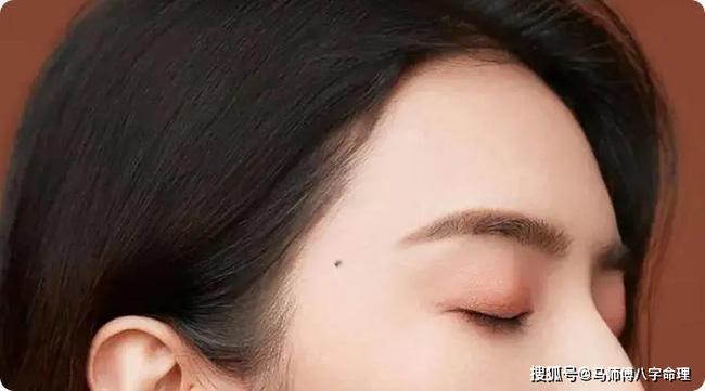 Nữ nhân sở hữu nốt ruồi ở vị trí trời sinh kiên cường mạnh mẽ, cuối năm 2020 may mắn-2