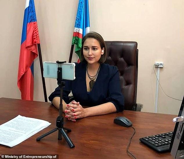 Nghị sĩ Nga gây tranh cãi vì tuyên bố mải ngắm bộ ngực đẹp của nữ bộ trưởng-5