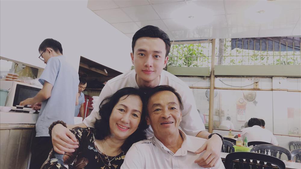 Quốc Trường trang hoàng biệt thự lộng lẫy như đám cưới: Chuyện gì vậy?-9