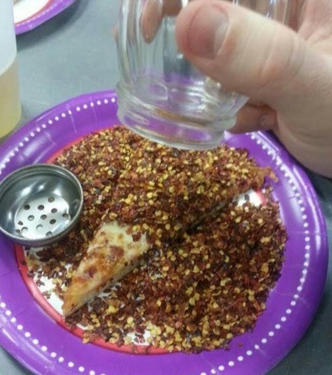 Nỗi lòng của các thánh nhọ nấu ăn, cố hết sức vẫn... toang hoác-1