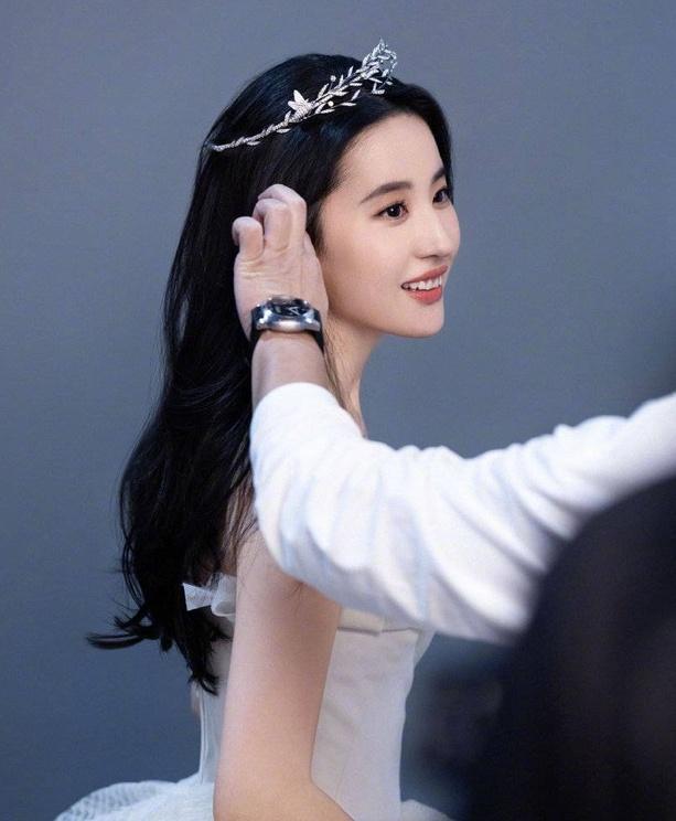 Hình ảnh mới gây thất vọng của Lưu Diệc Phi-2