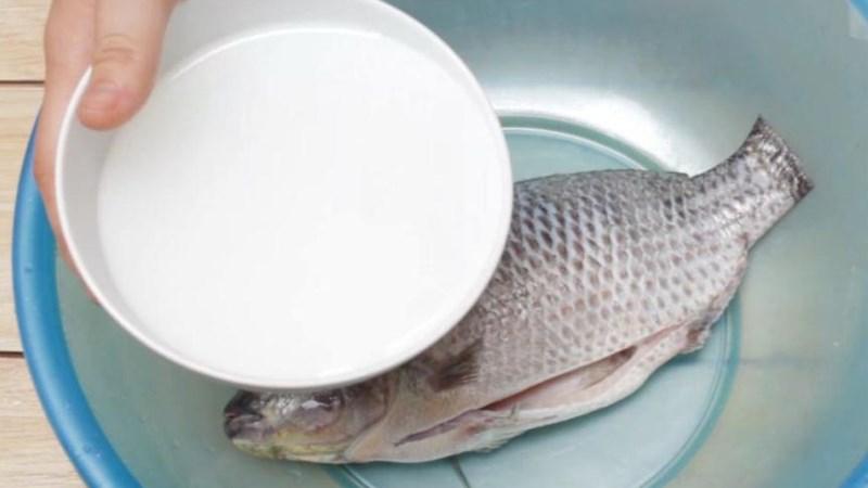 Mẹo hay giữ cá tươi lâu mà không cần cất trong tủ lạnh-4