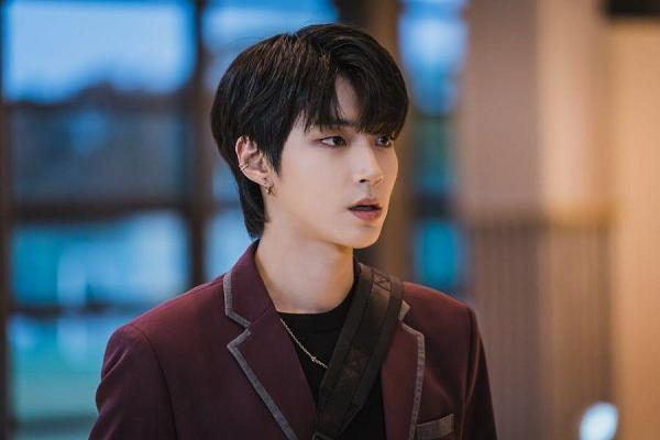 Bad Boy - tình địch của Cha Eun Woo trong True Beauty là ai?-1