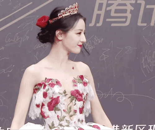 Những bộ cánh thảm đỏ đỉnh cao của mỹ nhân Hoa ngữ trong năm 2020-5