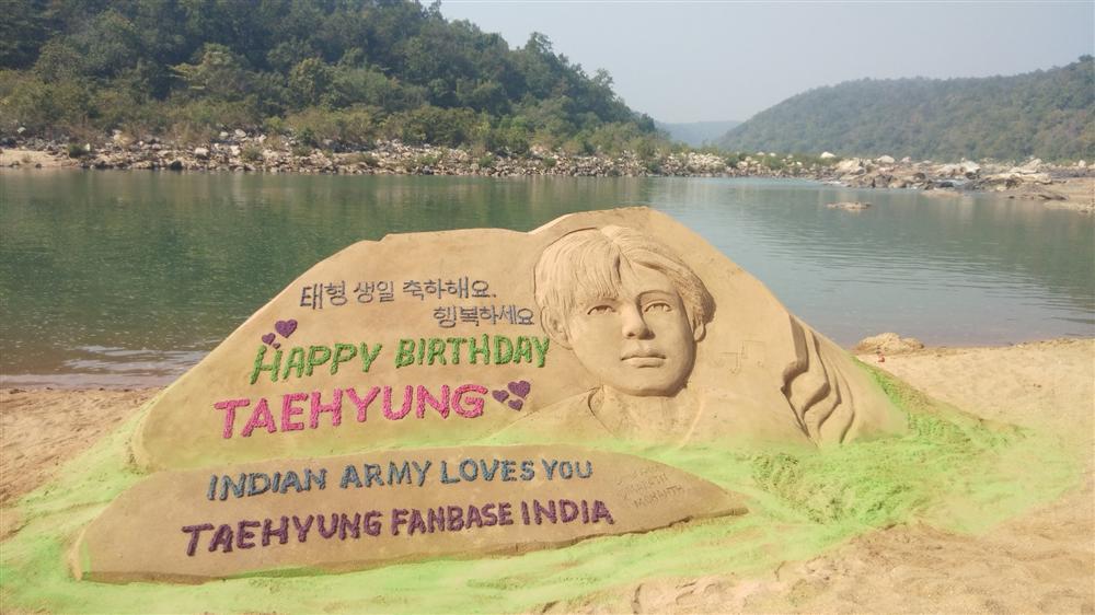 Số hưởng như V-BTS: Được lên hẳn tòa tháp cao nhất thế giới đón sinh nhật-2