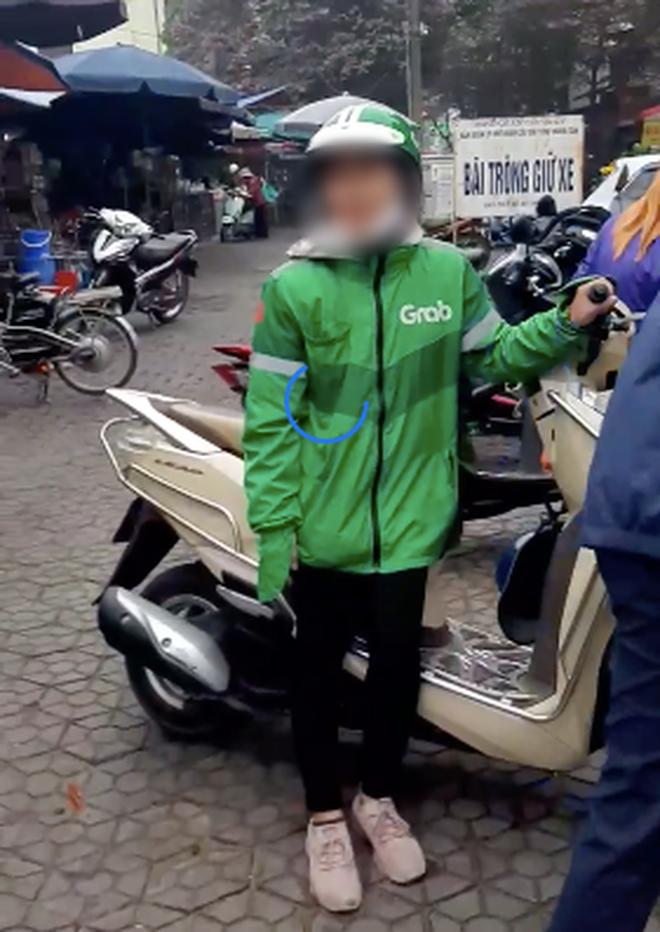 Nữ tài xế GrabBike bị lừa mất điện thoại: Nó nói luyên thuyên rồi bảo em cho mượn máy chụp mẫu-1