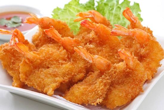 Đầu bếp dạy làm tôm chiên giòn với muối cay