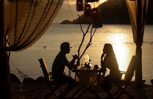 Thôi lấp lửng, Vân Hugo khoe chồng sắp cưới full không che-2