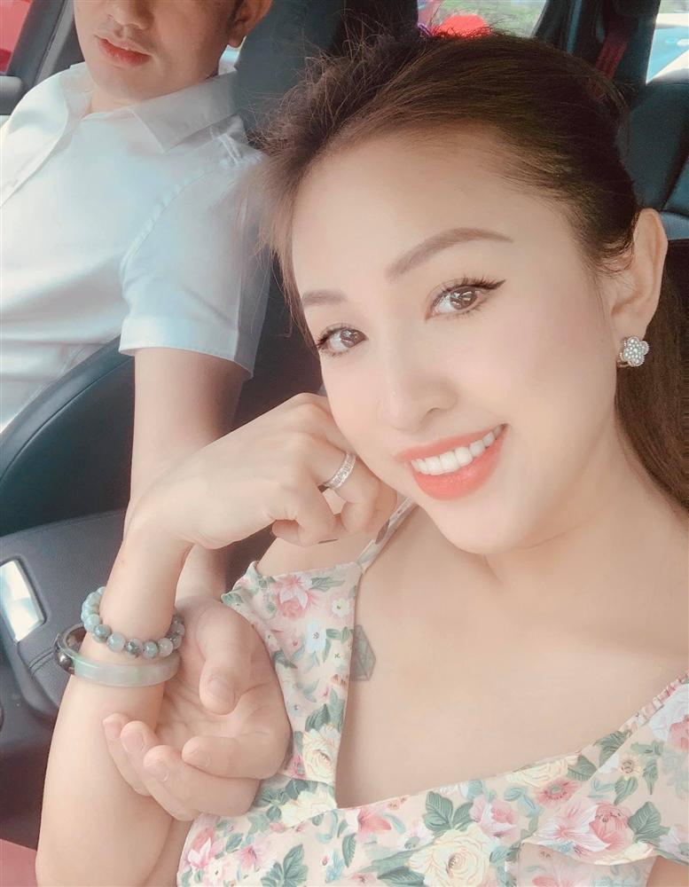 Thôi lấp lửng, Vân Hugo khoe chồng sắp cưới full không che-3