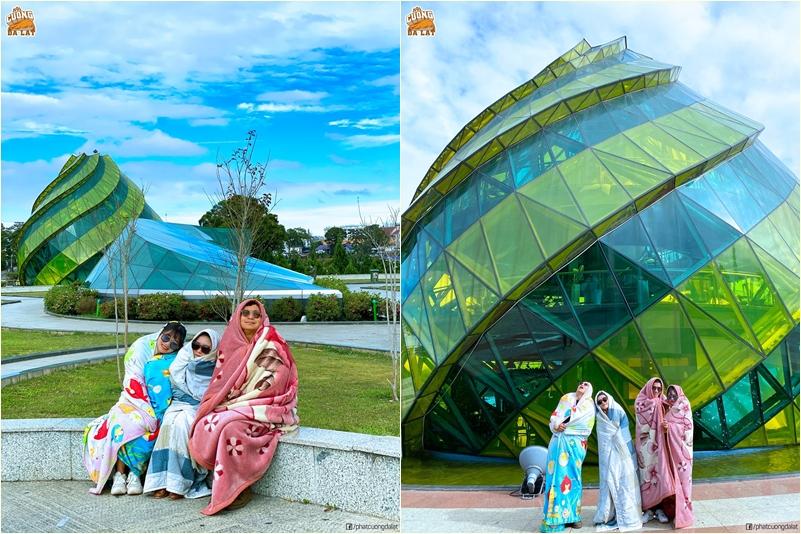 Dàn admin nổi như cồn vì diện style quấn chăn check-in khắp thành phố Đà Lạt-4