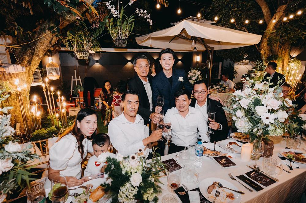 Tiệc kỷ niệm 40 cưới cực hoành tráng của bố mẹ Quốc Trường-12
