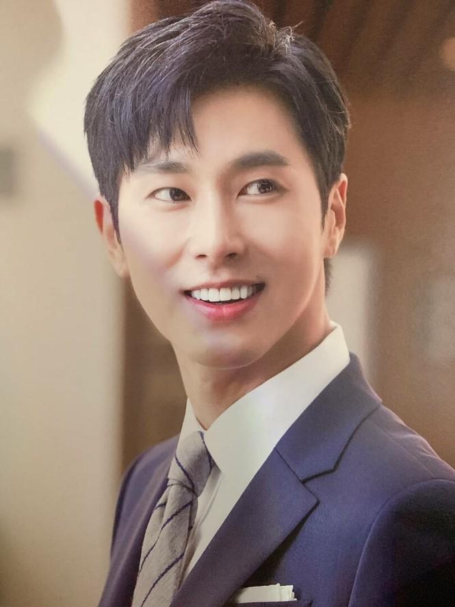Cư xử trượng nghĩa anh hùng, Yunho TVXQ được ca tụng hết lời-1