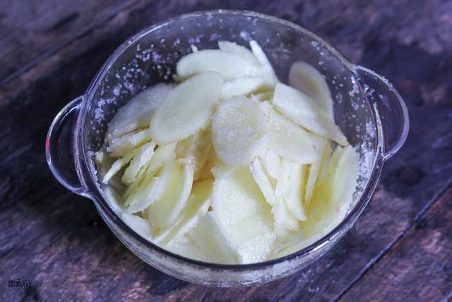 Làm mứt gừng cay ngọt, thơm nức mũi nhâm nhi ngày lạnh, Tết về đãi khách-3