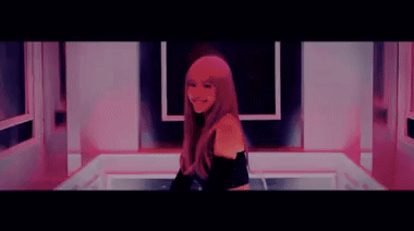 Điểm danh những moments kiệt tác trong các MV đình đám Kpop-6