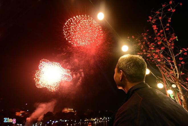 Gần 2 triệu đồng cho một chỗ ngắm pháo hoa đêm giao thừa-1