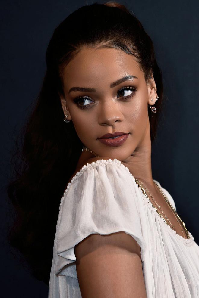 Theo đuổi giấc mơ và bài học đắt giá của ca sĩ giàu nhất thế giới - Rihanna-1