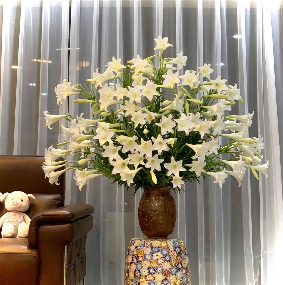 Học lỏm cách cắm hoa thược dược tạo hình chim công chuẩn 10 điểm của mẹ Hà Nội-11