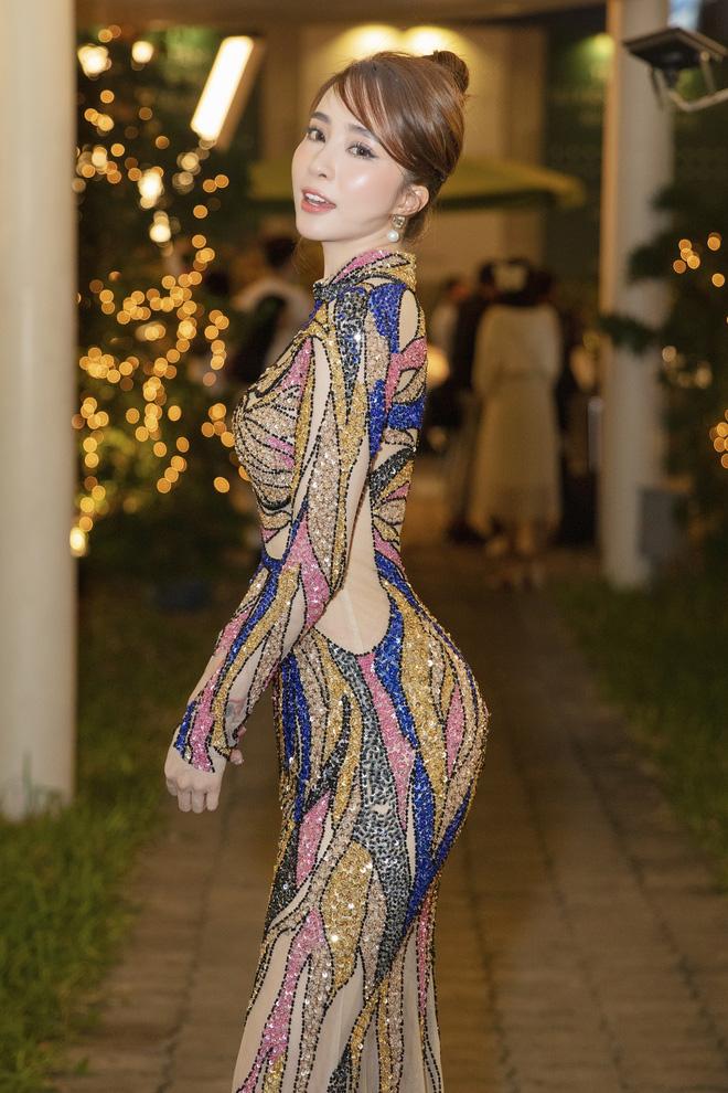 Quỳnh Nga Cá sấu chúa mặc váy bị tố đạo nhái thiết kế nước ngoài-2