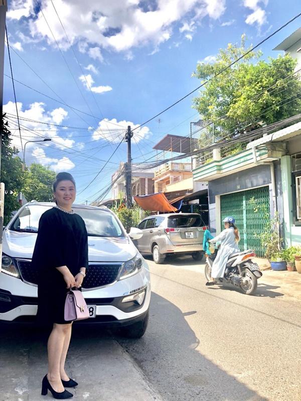 Cô gái khoe mẹ có vẻ đẹp đỉnh cao trong đám cưới năm 1998, nhan sắc của cả 2 ở hiện tại gây chú ý-4