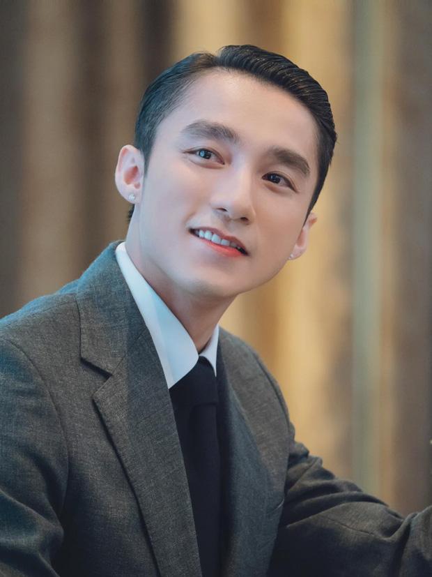 Sơn Tùng M-TP bất ngờ khi hình ảnh của mình trong truyện tranh Lạc Trôi trông hay và lạ đến vậy-2