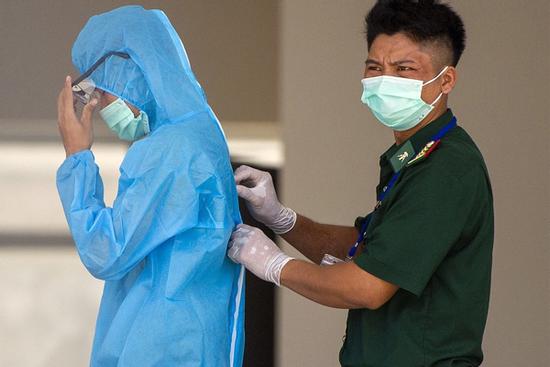 KHẨN: Tìm người phụ nữ F1 đi cùng xe với bệnh nhân 1452