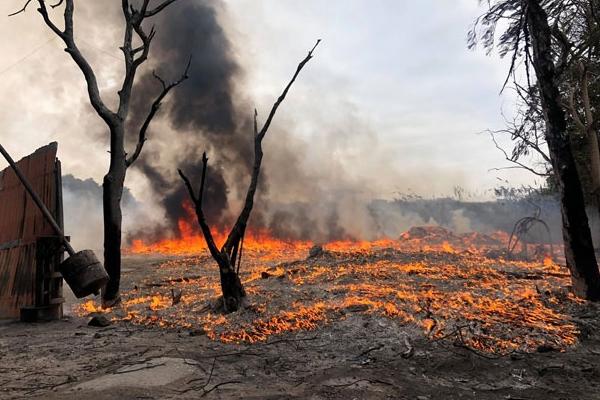 Cháy lớn lán gửi xe gần chung cư Xa La - Hà Đông-4