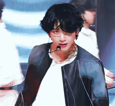 10 fancam nhiều lượt xem nhất 2020: V thầu ngôi vương, BlackPink có nhõn Lisa-1