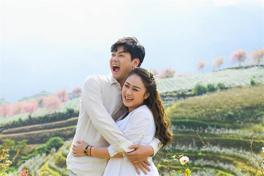 Diva Thanh Lam gây chú ý khi hộ tống con gái chụp ảnh cưới-1