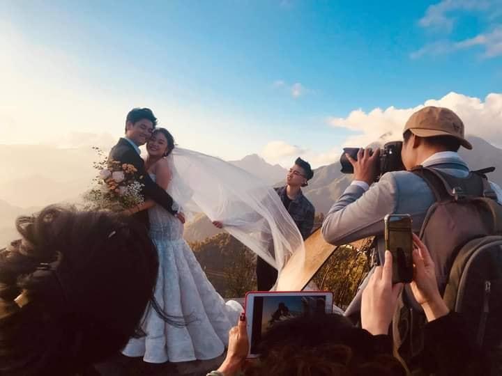 Diva Thanh Lam gây chú ý khi hộ tống con gái chụp ảnh cưới-4