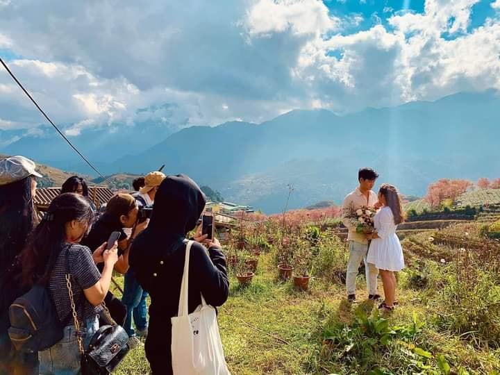 Diva Thanh Lam gây chú ý khi hộ tống con gái chụp ảnh cưới-8